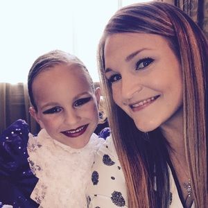 Meet your Posher, Chrissy